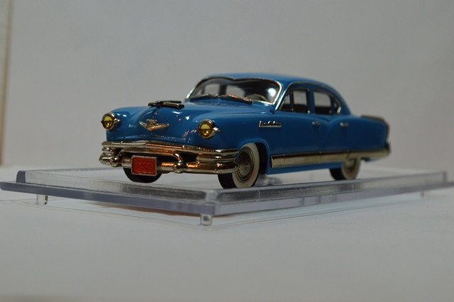 1953 Kaiser Manhatten Four-Door (комиссия) BRK29(R)(k102)