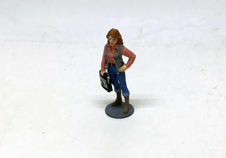 фигурка Девушка в джинсах с магнитофоном AU036-7